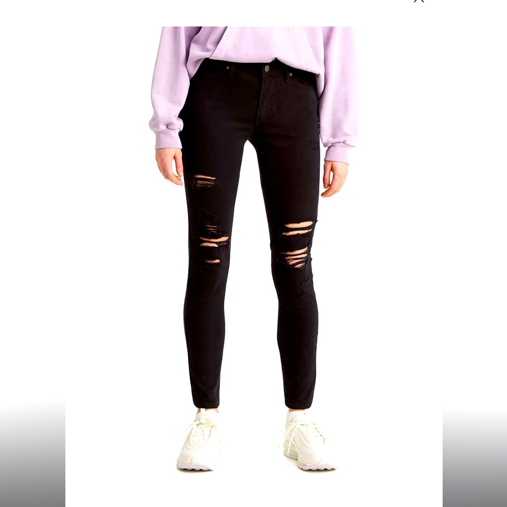 Distressed black 711 skinny jeans